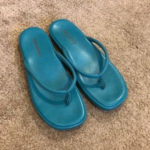 Naturalizer slip on sandals in Teal color